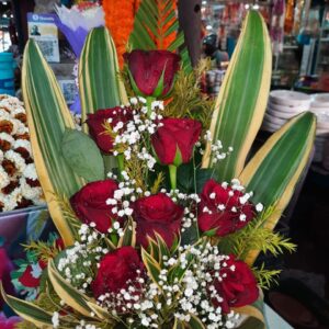 RED ROSES BASKETS